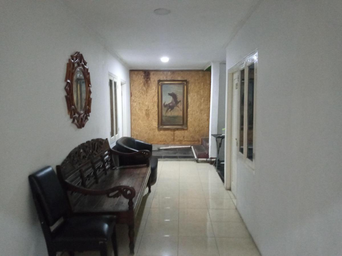 Urbanview Hotel Rio Life House Cianjur By Reddoorz Exterior photo